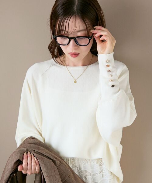 le.coeur blanc(ルクールブラン)の「《手洗い可能》ジュエリーボタンスリーブニット(ニット/セーター・レディース・アイボリー/グレー/レッド系その他/ダークブラウン/ライトグレー/ブラック/イエロー・38)」の10枚目の写真