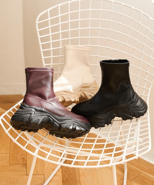 MISCH MASCH(ミッシュマッシュ)の「軽量 厚底 スニーカーソール ショートブーツ 41412(ブーツ・レディース・ブラック/ホワイト/レッド・LL/L/M/S)」の5枚目の写真