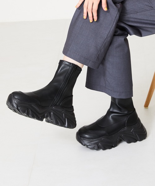 MISCH MASCH(ミッシュマッシュ)の「軽量 厚底 スニーカーソール ショートブーツ 41412(ブーツ・レディース・ブラック/ホワイト/レッド・LL/L/M/S)」の8枚目の写真