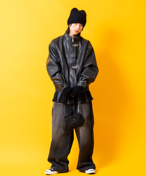 a.p.o.v.(エーピーオービー)の「a.p.o.v. メタルファイヤーマンフックヴィンテージテイスト合成皮革オーバーサイズブルゾンジャケット(ブルゾン・メンズ・ブラウン/ブラック・ONESIZE)」の5枚目の写真