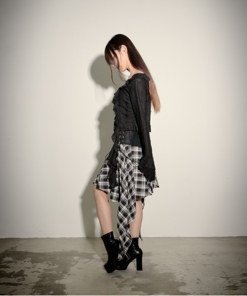 .KOM(ドットコム)の「『.KOM/ドットケーオーエム』ショート丈ダメージフリルボレロ【GC】(カーディガン/ボレロ・レディース・ブラック/グレー/ホワイト・FREE)」の5枚目の写真
