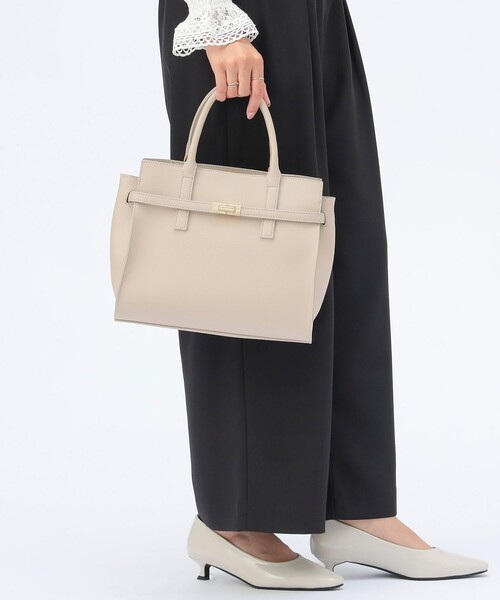 BEAMS HEART(ビームスハート)の「【2WAY】ベルト 金具 バッグ(ショルダーバッグ・レディース・グレー/ベージュ・ONE SIZE)」の3枚目の写真