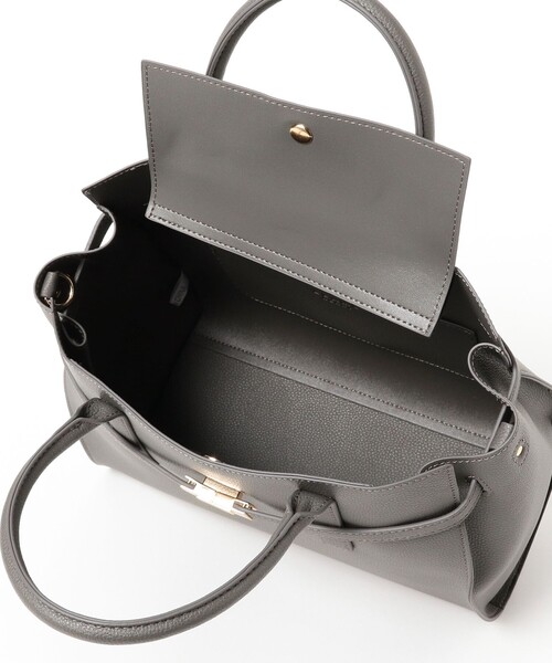 BEAMS HEART(ビームスハート)の「【2WAY】ベルト 金具 バッグ(ショルダーバッグ・レディース・グレー/ベージュ・ONE SIZE)」の6枚目の写真