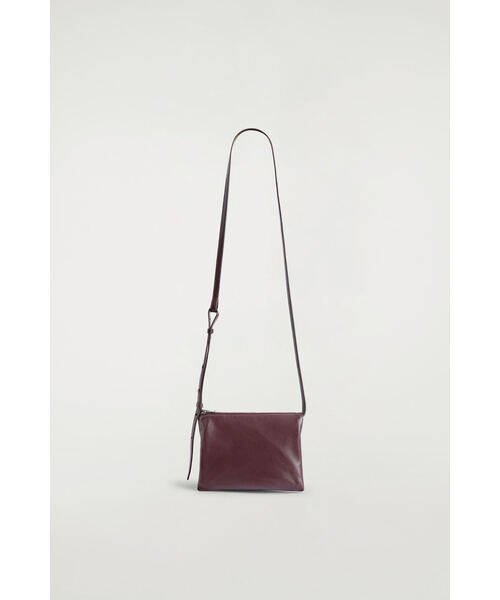 cos ダークブラウン クロスボディバッグ TROVEクロスボディバッグ - レザー（ショルダーバッグ）｜COS（コス
