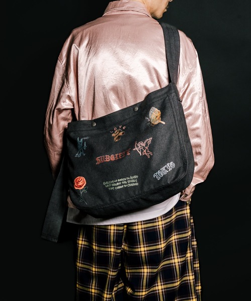 Subciety（サブサエティ）の「Memorial newspaper bag（ショルダーバッグ・メンズ・ブラック/オフホワイト・FREE）」の13枚目の写真