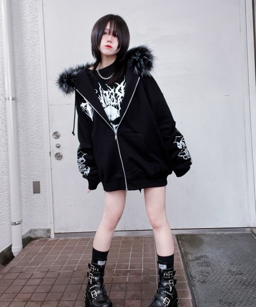 REFLEM（レフレム）の「『REFLEM/レフレム』ファー付きクロス刺繍ZIP
