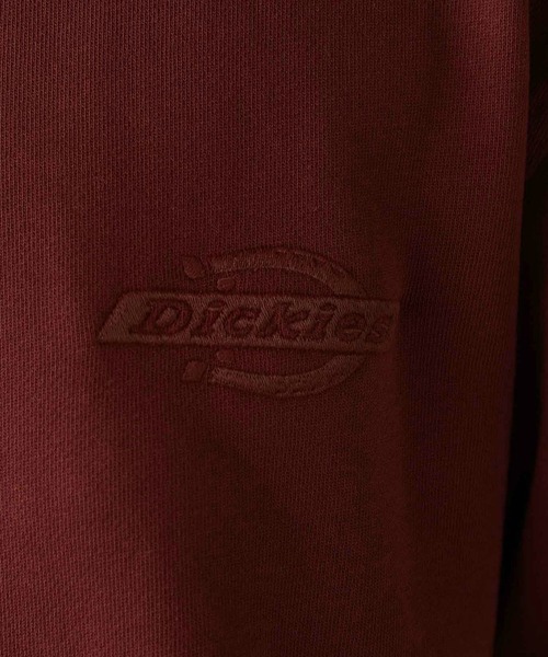 Dickies(ディッキーズ)の「グラデーションクルースウェット(スウェット・レディース・ブラック/ワインレッド・SMALL/MEDIUM)」の6枚目の写真