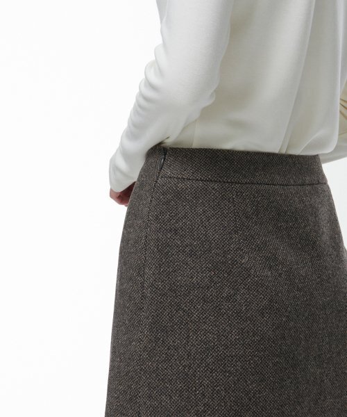 MUSINSA STANDARD WOMAN（ムシンサスタンダードウーマン）の「ウィメンズウールブレンドツイードミニスカート[ブラウン]（スカート・レディース・その他・SMALL/MEDIUM/LARGE/X-SMALL）」の4枚目の写真