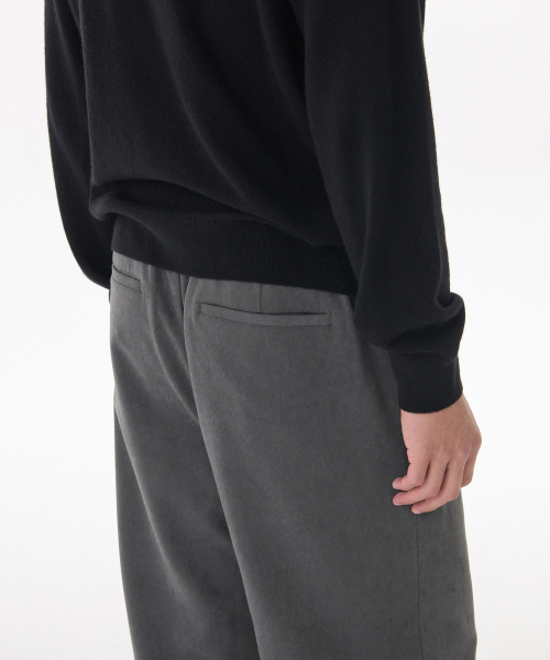 MUSINSA STANDARD（ムシンサスタンダード）の「ブラシドワンタックワイドバンディングパンツ[グレー]（スラックス・メンズ・その他・40/38/42/36/34/32/30/26/28）」の4枚目の写真