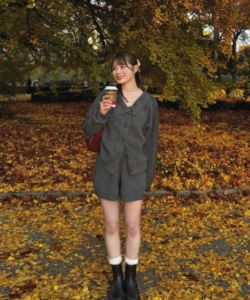 今すぐお届け可能！柔らかい素材で着心地◎】襟付きプレートニット