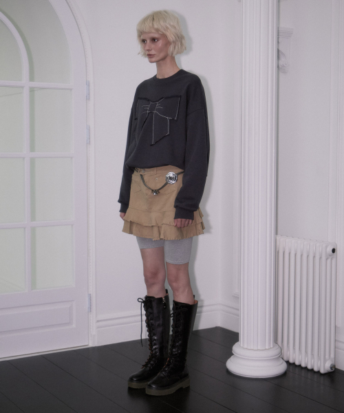 ROSEFRANTZ（ロゼフランツ）の「Patch Ribbon Sweatshirt [Charcoal]（スウェット・レディース・チャコールグレー・OS）」の3枚目の写真