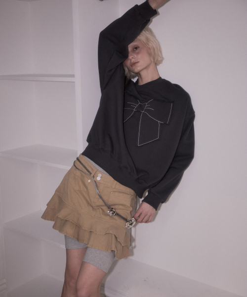 ROSEFRANTZ（ロゼフランツ）の「Patch Ribbon Sweatshirt [Charcoal]（スウェット・レディース・チャコールグレー・OS）」の12枚目の写真