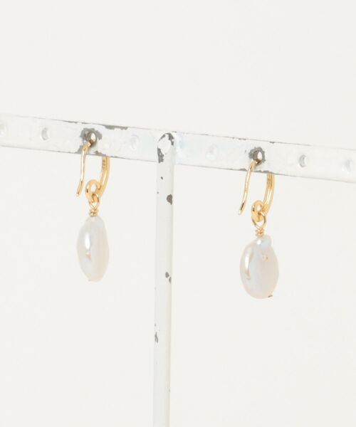 novice（ノーヴィス）の「【novice】 Baroque Pearl Hook Pierce［Silver925］（ピアス（両耳用）・レディース・ゴールド・FREE）」の7枚目の写真