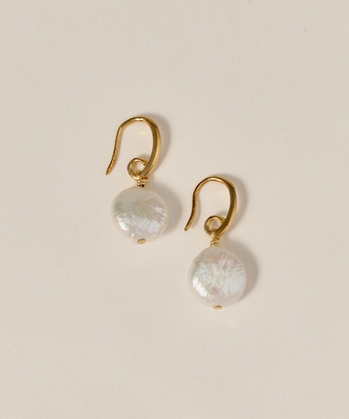 novice（ノーヴィス）の「【novice】 Baroque Pearl Hook Pierce［Silver925］（ピアス（両耳用）・レディース・ゴールド・FREE）」の5枚目の写真