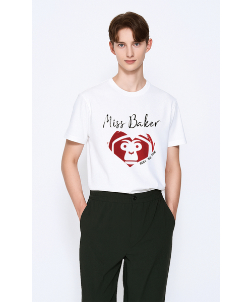 MISS BAKER(ミス ベイカー)の「ハートベイカーTシャツ ホワイト/レッド(男性)(Tシャツ/カットソー・メンズ・ホワイト・LARGE/X-LARGE)」の3枚目の写真
