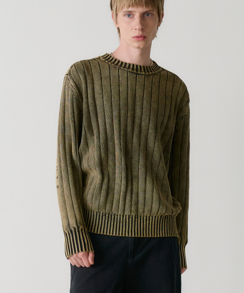 Washed Crewneck Knit — свитер с эффектом выцветания (faded khaki)