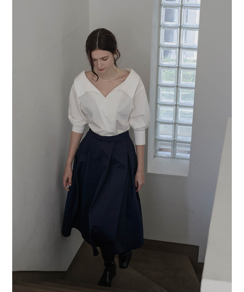 LAUTREDE MIN（ロートルドミン）の「[24FW] Lautre Diana Navy flare skirt（スカート・レディース・ネイビー・SMALL/MEDIUM/X-SMALL）」の2枚目の写真