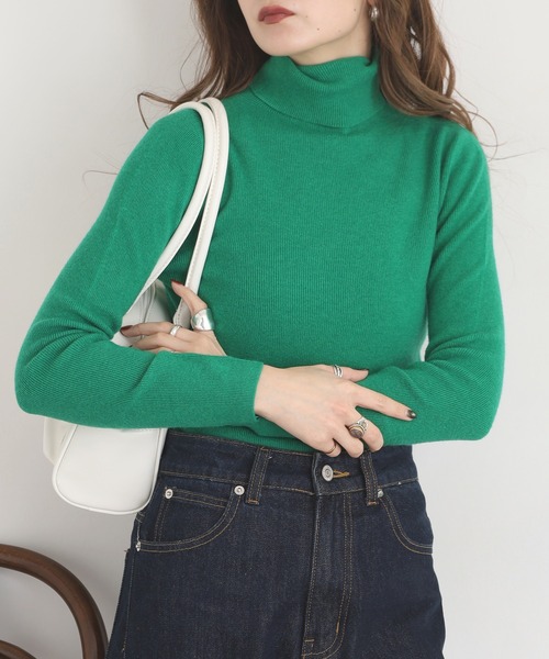 EGLANTINE(エグランティーヌ)の「EGLANTINE カシミヤ混タートルネックニット(ニット/セーター・レディース・ブラウン/チャコールグレー/オフホワイト/イエロー/グリーン/ブラック・38)」の6枚目の写真
