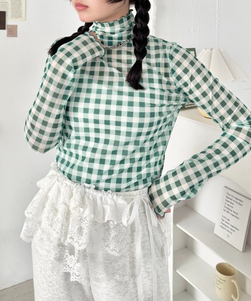 SOLLON.（ソルロン）の「ギンガムチェックシアーハイネックトップス（Tシャツ/カットソー・レディース・グリーン/ライトブルー/レッド・FREE）」の22枚目の写真