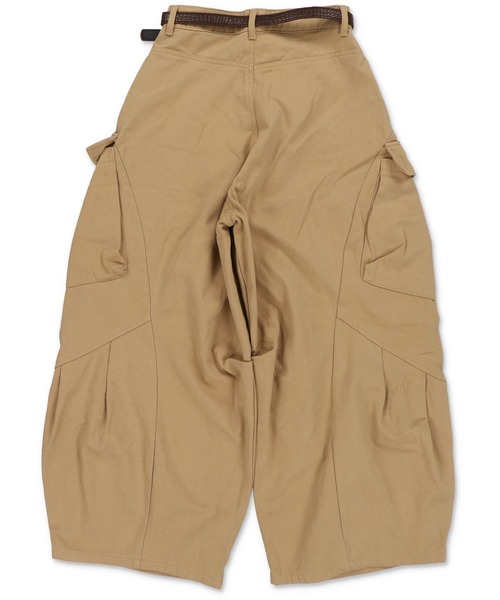 SPINNS（スピンズ）の「立体シルエットで差がつく！ベルト付きカーゴバルーンパンツ（その他パンツ・レディース・カーキ/ブラック/ベージュ・ONESIZE）」の16枚目の写真