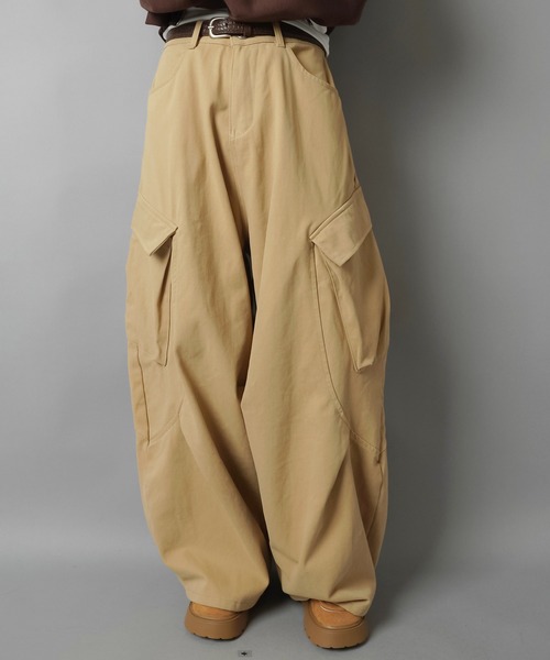 SPINNS（スピンズ）の「立体シルエットで差がつく！ベルト付きカーゴバルーンパンツ（その他パンツ・レディース・カーキ/ブラック/ベージュ・ONESIZE）」の19枚目の写真