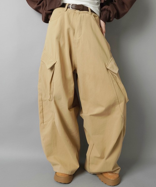 SPINNS（スピンズ）の「立体シルエットで差がつく！ベルト付きカーゴバルーンパンツ（その他パンツ・レディース・カーキ/ブラック/ベージュ・ONESIZE）」の20枚目の写真