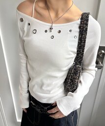 アイレットオフショルトップス