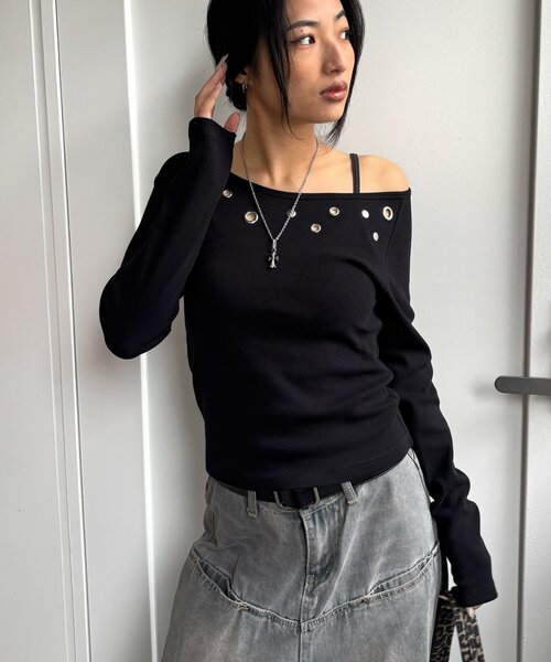 WHO'S WHO gallery(フーズフーギャラリー)の「アイレットオフショルトップス(Tシャツ/カットソー・レディース・ブラック/ホワイト/チャコールグレー/レッド/ネイビー/グレー・FREE)」の21枚目の写真