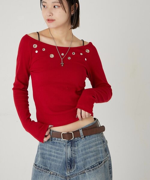 WHO'S WHO gallery(フーズフーギャラリー)の「アイレットオフショルトップス(Tシャツ/カットソー・レディース・ブラック/ホワイト/チャコールグレー/レッド/ネイビー/グレー・FREE)」の15枚目の写真