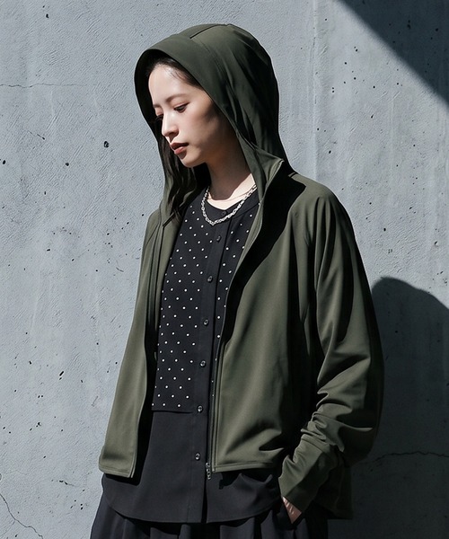 antiqua(アンティカ)の「UVカット フード付き 接触冷感ラッシュガード(パーカー・レディース・ブラック/カーキ/ホワイト系その他/グレイッシュベージュ/ダークグレー/ブラック系その他/カーキ系2/ホワイト系その他3/ブラック系その他2/グレー系その他2/ホワイト系その他2/ベージュ系その他2/カーキ系1/ベージュ系その他3/グレー系その他・ONESIZE)」の15枚目の写真