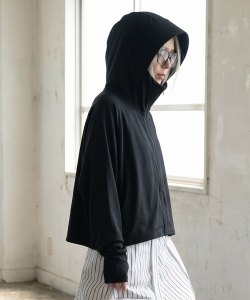 antiqua(アンティカ)の「UVカット フード付き 接触冷感ラッシュガード(パーカー・レディース・ブラック/カーキ/ホワイト系その他/グレイッシュベージュ/ダークグレー/ブラック系その他/カーキ系2/ホワイト系その他3/ブラック系その他2/グレー系その他2/ホワイト系その他2/ベージュ系その他2/カーキ系1/ベージュ系その他3/グレー系その他・ONESIZE)」の6枚目の写真