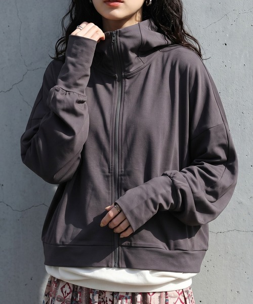 antiqua(アンティカ)の「UVカット フード付き 接触冷感ラッシュガード(パーカー・レディース・ブラック/カーキ/ホワイト系その他/グレイッシュベージュ/ダークグレー/ブラック系その他/カーキ系2/ホワイト系その他3/ブラック系その他2/グレー系その他2/ホワイト系その他2/ベージュ系その他2/カーキ系1/ベージュ系その他3/グレー系その他・ONESIZE)」の9枚目の写真
