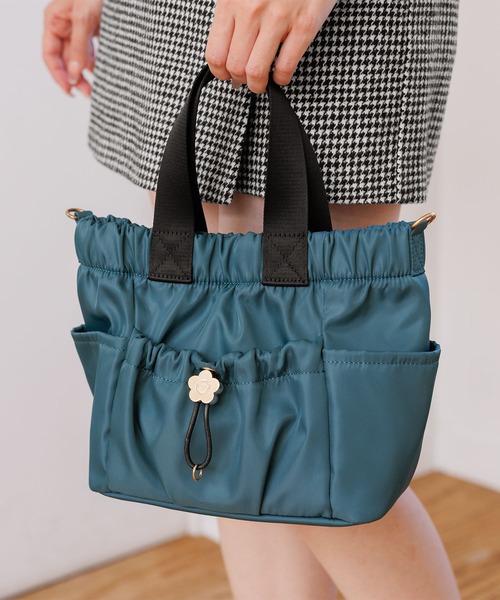 MARY QUANTアミコミデイジーポイント 2WAYミニトート（パールブルー） MARY QUANTアミコミデイジーポイント 2WAYミニトート（パールブルー