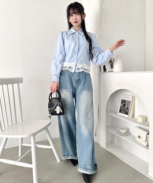 Loueme（ルエム）の「コットンレース裾フリルシャツ（シャツ/ブラウス・レディース・ホワイト/ライトブルー・FREE）」の6枚目の写真