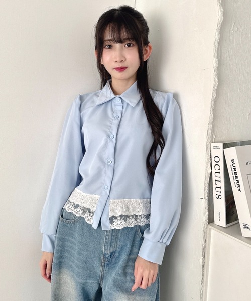 Loueme（ルエム）の「コットンレース裾フリルシャツ（シャツ/ブラウス・レディース・ホワイト/ライトブルー・FREE）」の5枚目の写真