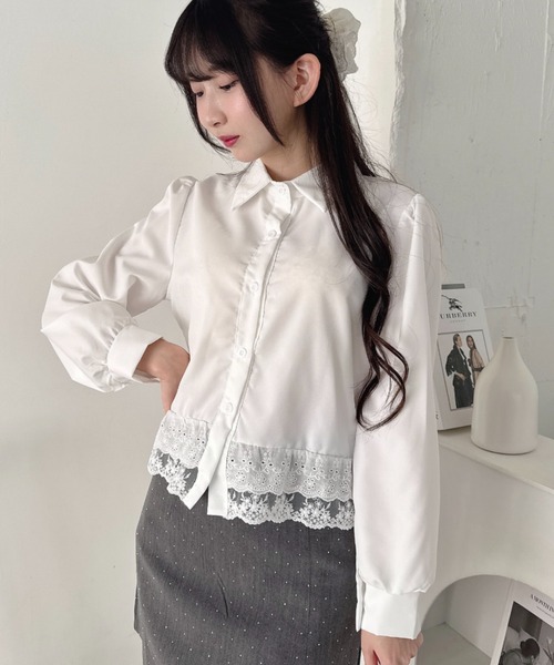 Loueme（ルエム）の「コットンレース裾フリルシャツ（シャツ/ブラウス・レディース・ホワイト/ライトブルー・FREE）」の7枚目の写真