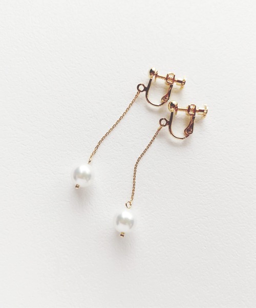 tone（トーン）の「Cherie+Chambre/Pearl Long Earring（イヤリング・レディース・ホワイト/アイボリー・FREE）」の3枚目の写真