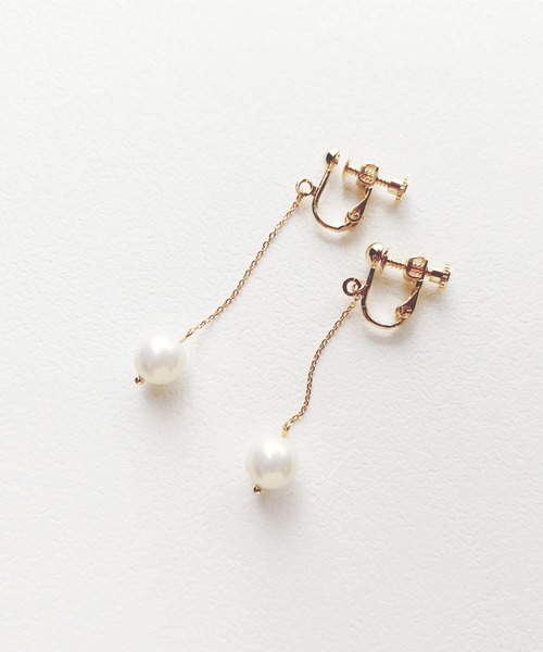 tone（トーン）の「Cherie+Chambre/Pearl Long Earring（イヤリング・レディース・ホワイト/アイボリー・FREE）」の5枚目の写真