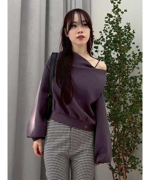 LILY BROWN（リリーブラウン）の「ドレープオフショルボンディングスウェット（スウェット・レディース・アイボリー/グレー/チャコールグレー/ピンク・F）」の3枚目の写真