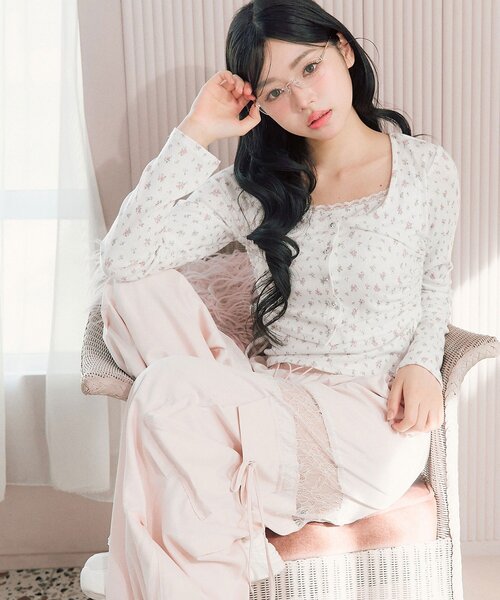 OLIVE des OLIVE（オリーブデオリーブ）の「カーデレイヤードトップス（Tシャツ/カットソー・レディース・ブラック/アイボリー/オフホワイト・FREE）」の5枚目の写真