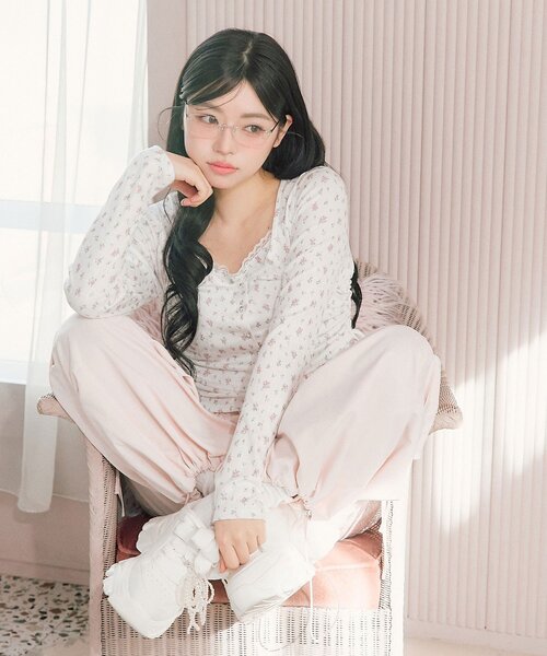 OLIVE des OLIVE（オリーブデオリーブ）の「カーデレイヤードトップス（Tシャツ/カットソー・レディース・ブラック/アイボリー/オフホワイト・FREE）」の7枚目の写真