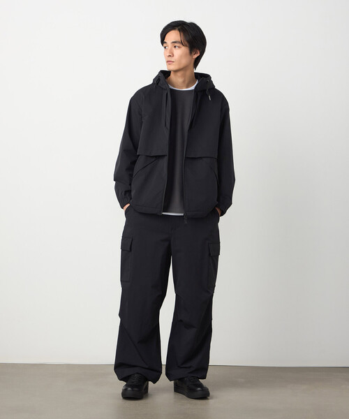 COMME CA ISM(コムサイズム)の「ナイロンストレッチ二重織 パラシュートパンツ(その他パンツ・メンズ・ブラック・LARGE/MEDIUM/SMALL)」の2枚目の写真