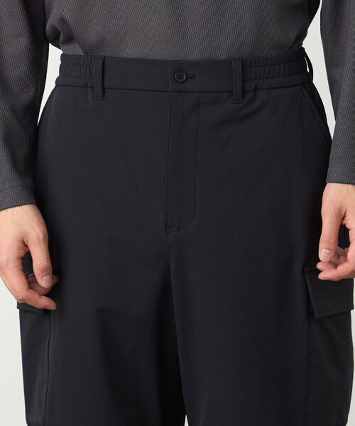 COMME CA ISM(コムサイズム)の「ナイロンストレッチ二重織 パラシュートパンツ(その他パンツ・メンズ・ブラック・LARGE/MEDIUM/SMALL)」の9枚目の写真