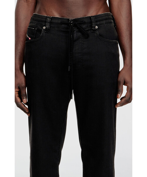 DIESEL(ディーゼル)の「メンズ デニムパンツ ジョグジーンズ 2080 D-REEL JOGG(デニムパンツ・メンズ・ブラック系その他・26inch/28inch/32inch/30inch/34inch/36inch)」の7枚目の写真