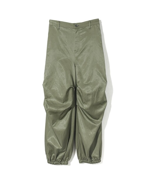 MIDIUMISOLID(ミディウミソリッド)の「MIDIUMISOLID Men’s ブリーチサテンパラシュートパンツ(その他パンツ・メンズ・ブラック/カーキ・48)」の1枚目の写真