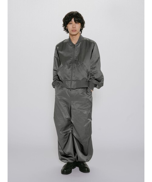 MIDIUMISOLID(ミディウミソリッド)の「MIDIUMISOLID Men’s ブリーチサテンパラシュートパンツ(その他パンツ・メンズ・ブラック/カーキ・48)」の6枚目の写真