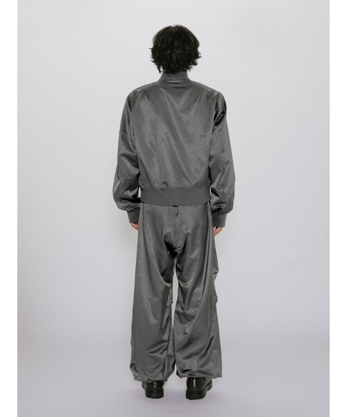MIDIUMISOLID(ミディウミソリッド)の「MIDIUMISOLID Men’s ブリーチサテンパラシュートパンツ(その他パンツ・メンズ・ブラック/カーキ・48)」の9枚目の写真