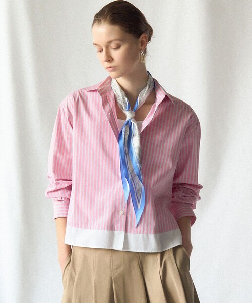 23区(ニジュウサンク)の「CANCLINI レギュラーカラー ストライプ クロップドシャツ(シャツ/ブラウス・レディース・イエロー系1/スカイブルー系1/ピンク系1・38)」の3枚目の写真