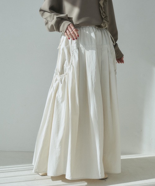 hunch（ハンチ）の「ナイロン デザインフレアスカート（スカート・レディース・セージグリーン/オフホワイト/ブラック・FREE）」の2枚目の写真