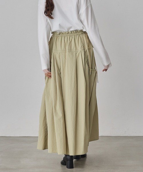 hunch（ハンチ）の「ナイロン デザインフレアスカート（スカート・レディース・セージグリーン/オフホワイト/ブラック・FREE）」の4枚目の写真